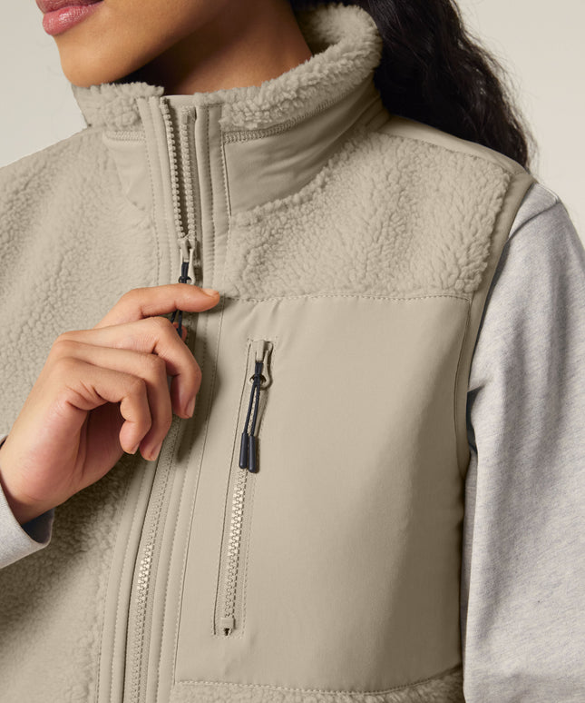 The sleeveless sherpa jacket, Medium Fit, Colour: Desert Dust 450gsm